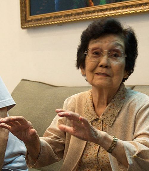 bà nakamura lúc về già